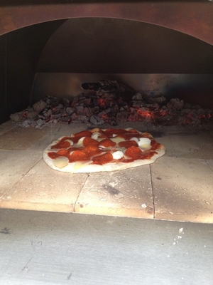4 forno ateado fogo de madeira de aço inoxidável da pizza de Oven Outdoor 900mm da pizza das rodas
